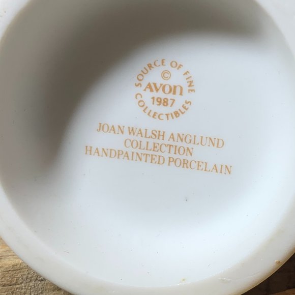 354. Vintage Avon Christmas 1987 Joan Walsh Anglund Boy Figurine Decor Gift - Picture 5 of 5